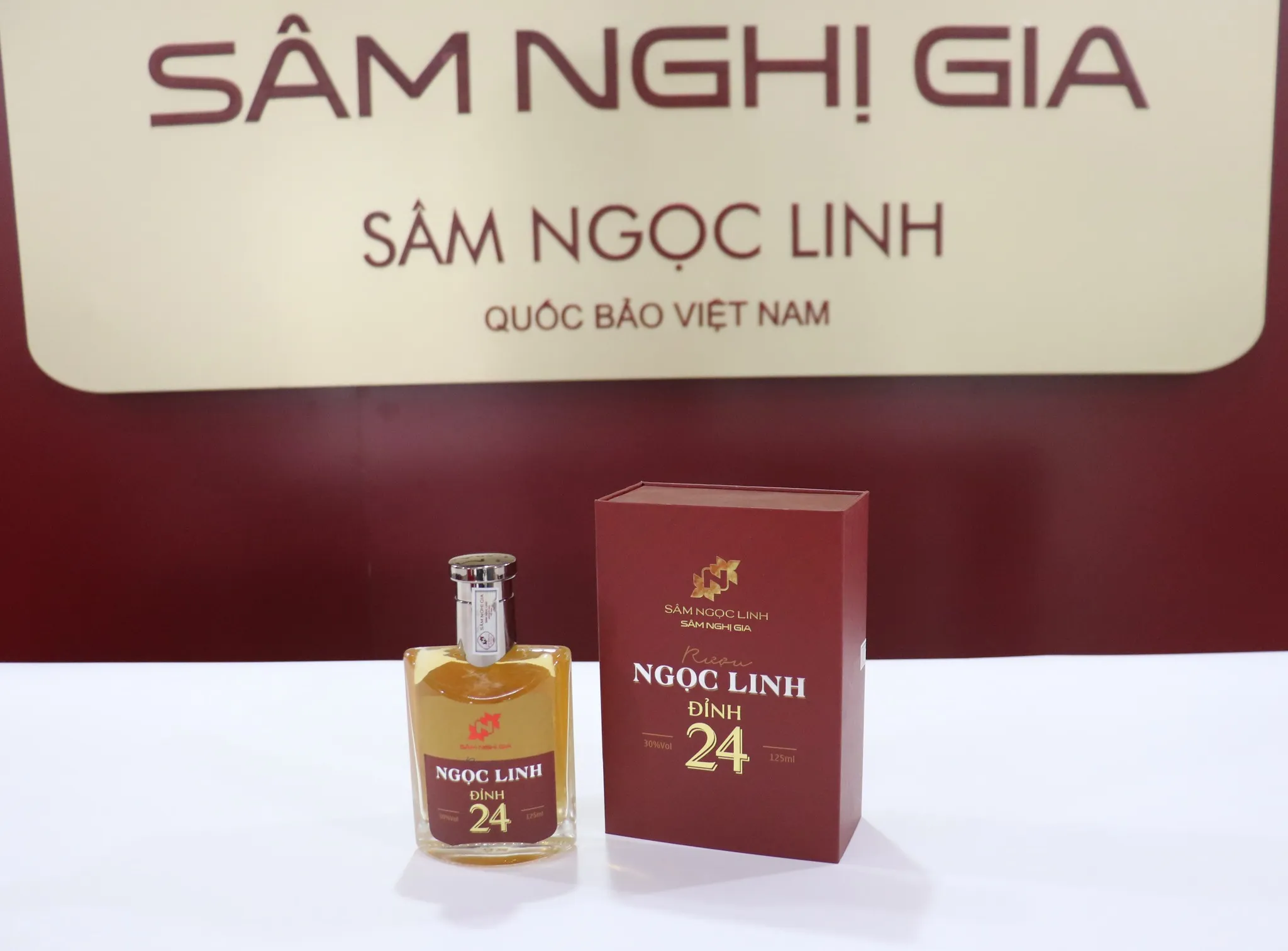 Rượu Ngọc Linh Đỉnh 24 (Chai to)