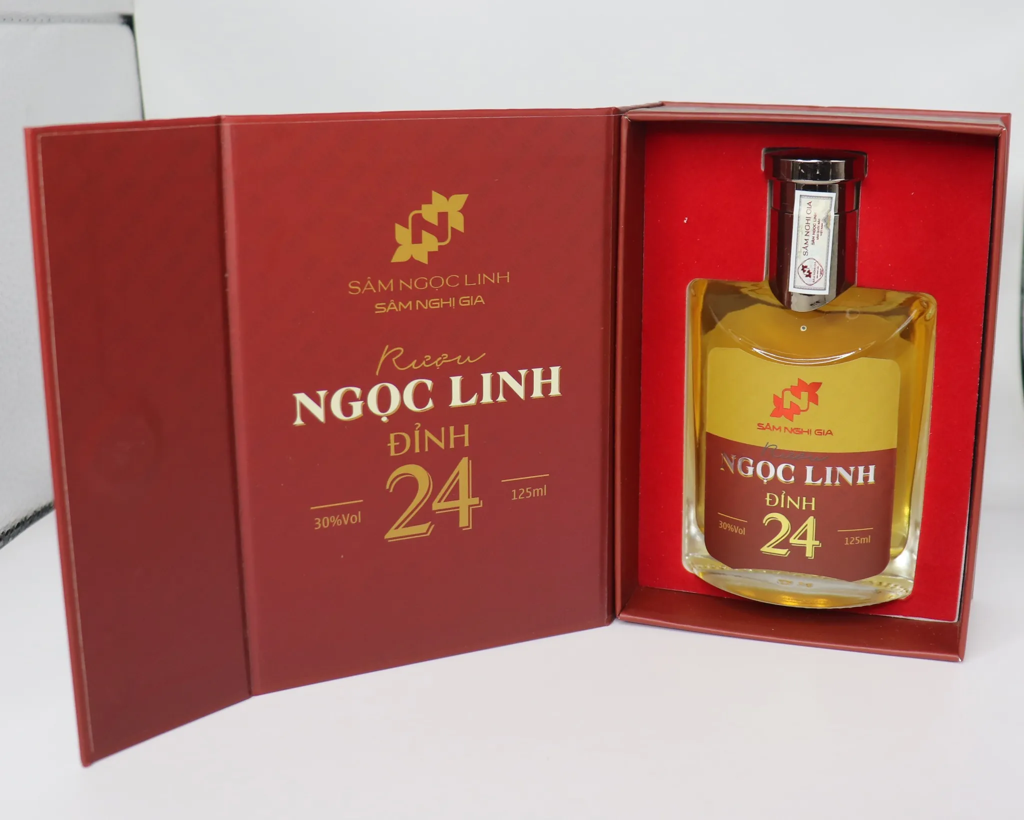 Rượu Ngọc Linh Đỉnh 24 (Chai nhỏ)