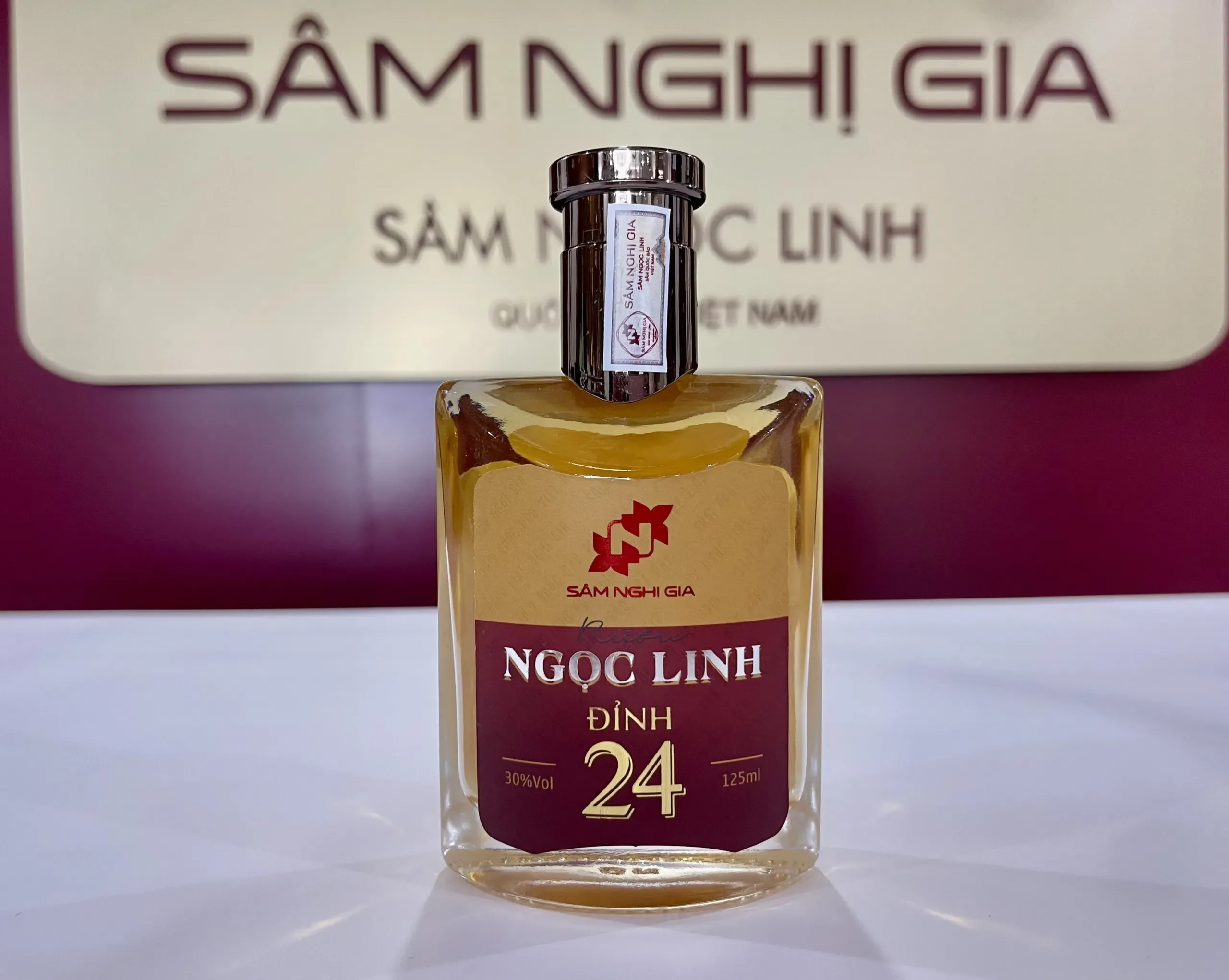 Rượu Ngọc Linh Đỉnh 24 (Chai to)